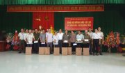 Tổng Công ty Cảng hàng không Việt Nam Cảng hàng không Thọ Xuân Thanh Hóa trao quà cho nhân dân vùng ngập lụt tại xã Tượng Sơn