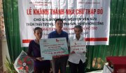 Hội CTĐ huyện trao nhà Chữ thập đỏ tại xã Tượng Sơn