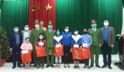 Huyện Đoàn Nông Cống trao quà tết cho học sinh nghèo