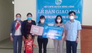Hội LHPN huyện trao tiền hỗ trợ làm nhà “Mái ấm tình thương” cho phụ nữ nghèo xã Tượng Sơn