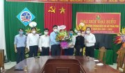 Các đồng chí lãnh đạo huyện chúc mừng trường THCS Trần Phú nhân kỷ niệm 39 năm Ngày nhà giáo Việt Nam 20/11