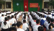 Hội CCB xã Tế Lợi nói chuyện truyền thống với học sinh Trường THCS 